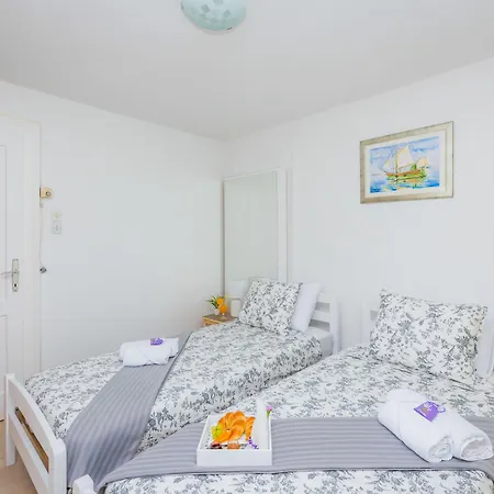 M.e.p. Apartament *